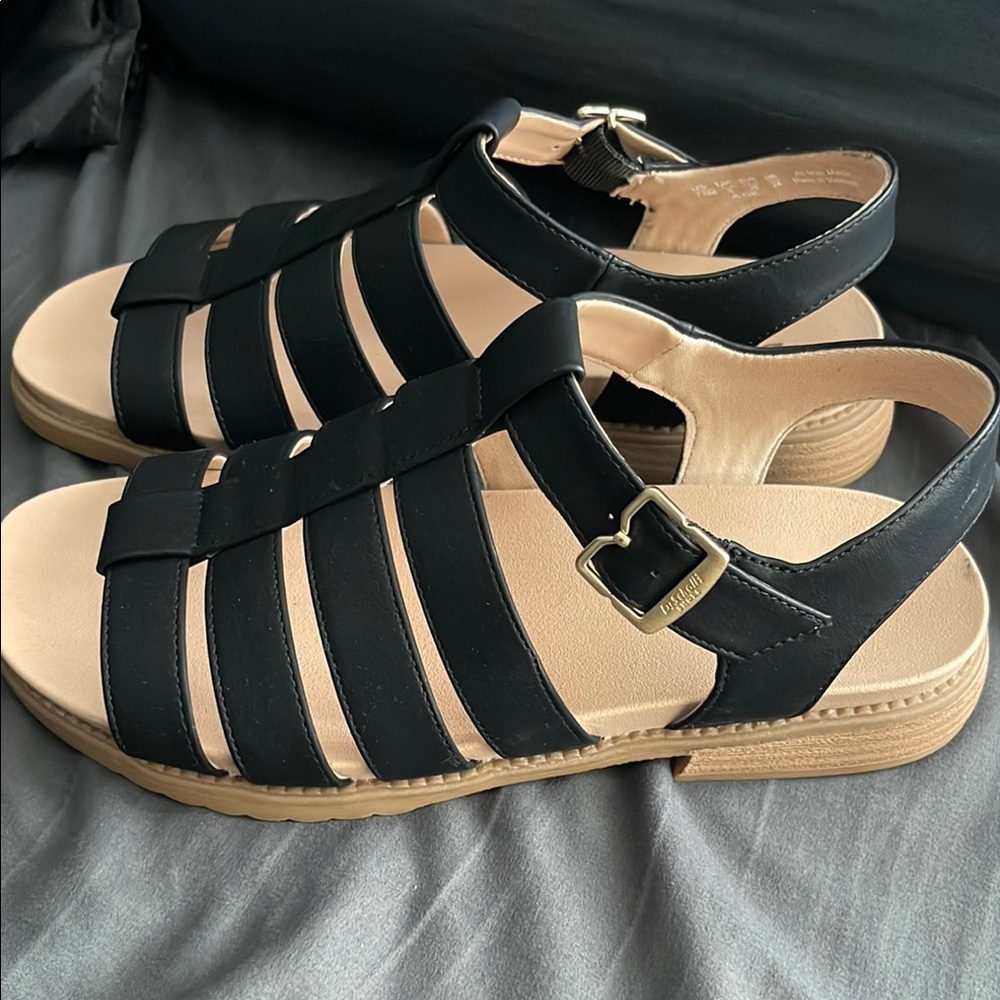Dr. Scholl's Black and Tan Fisherman Sandals